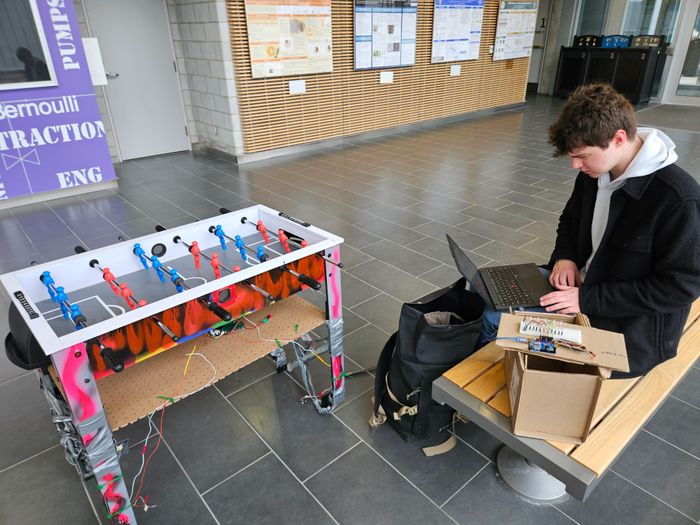 Peter setting up the foosball table and the IR challenge.